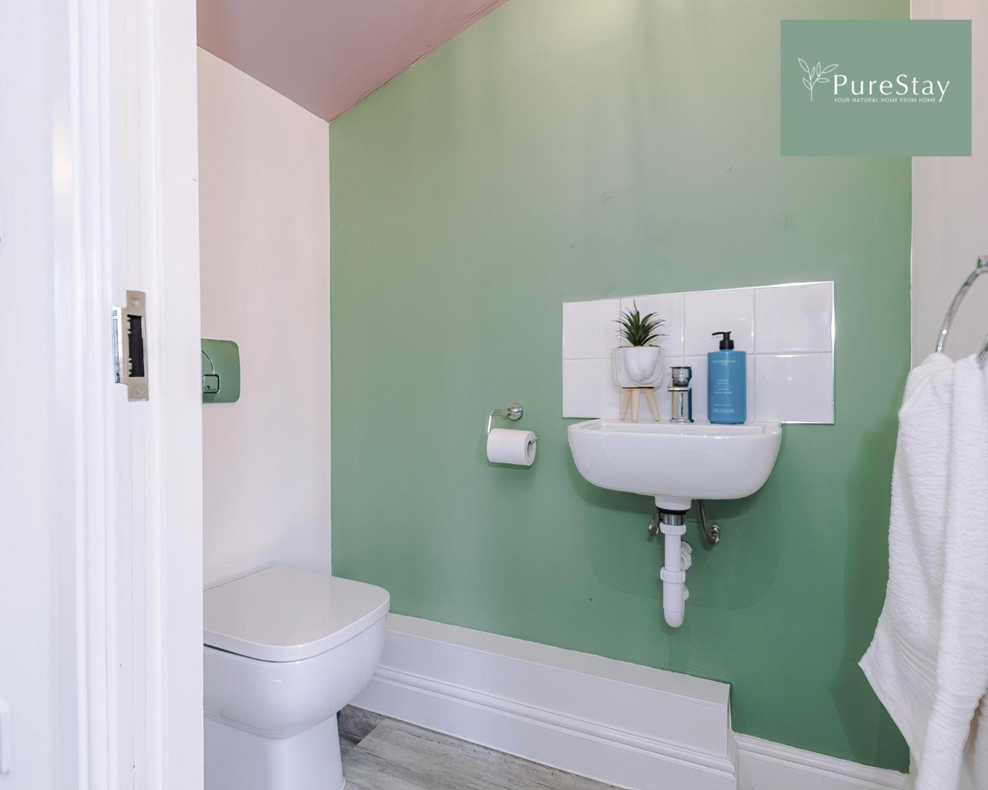 Stunning Five Bedroom Manchester House With Free Parking By Purestay Short Lets & Serviced Accommodation Eksteriør billede